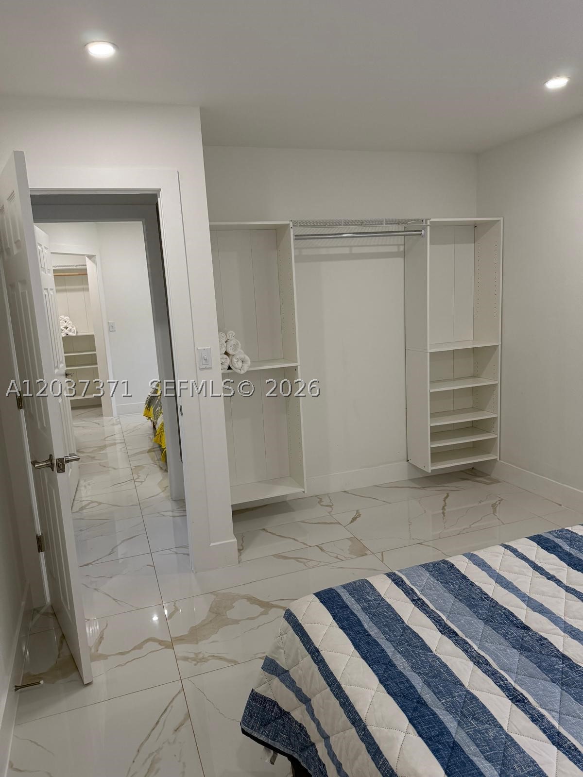 OCEAN PARK - Residential Lease