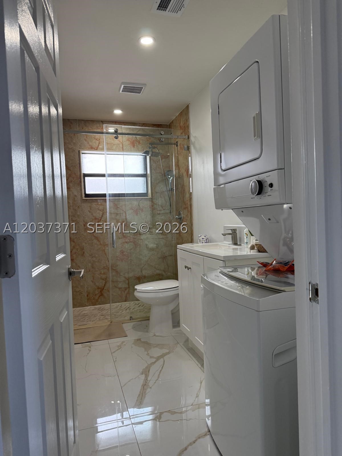 OCEAN PARK - Residential Lease