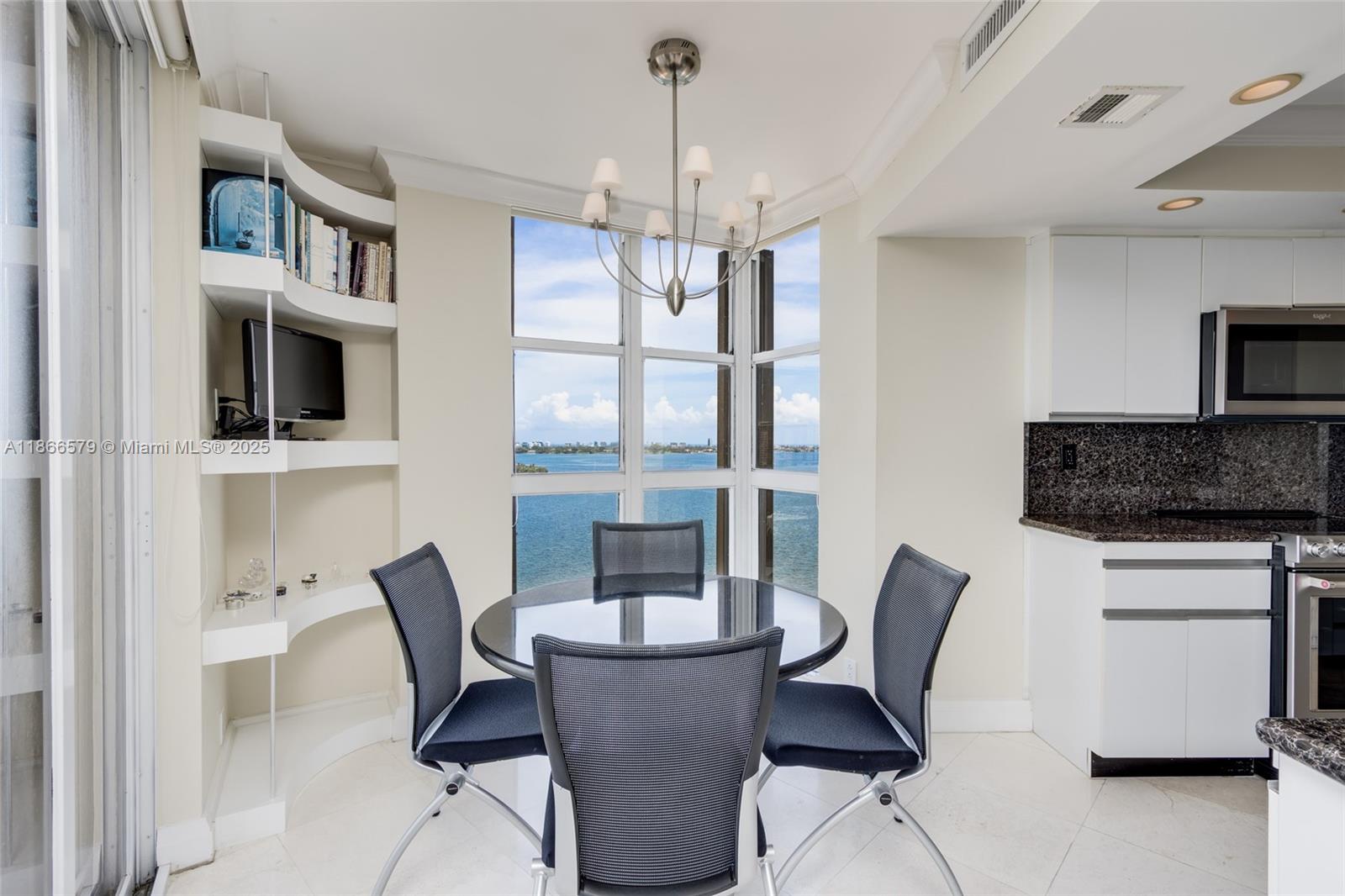 THE TOWERS OF QUAYSIDE CO - Residential