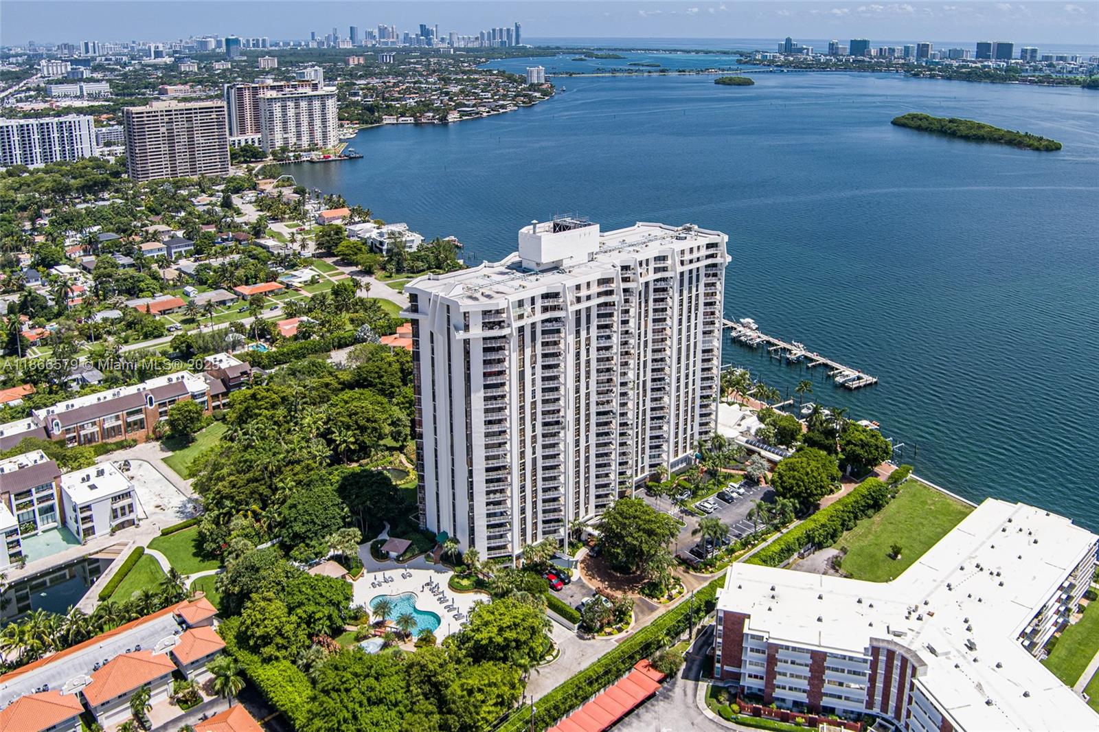THE TOWERS OF QUAYSIDE CO - Residential