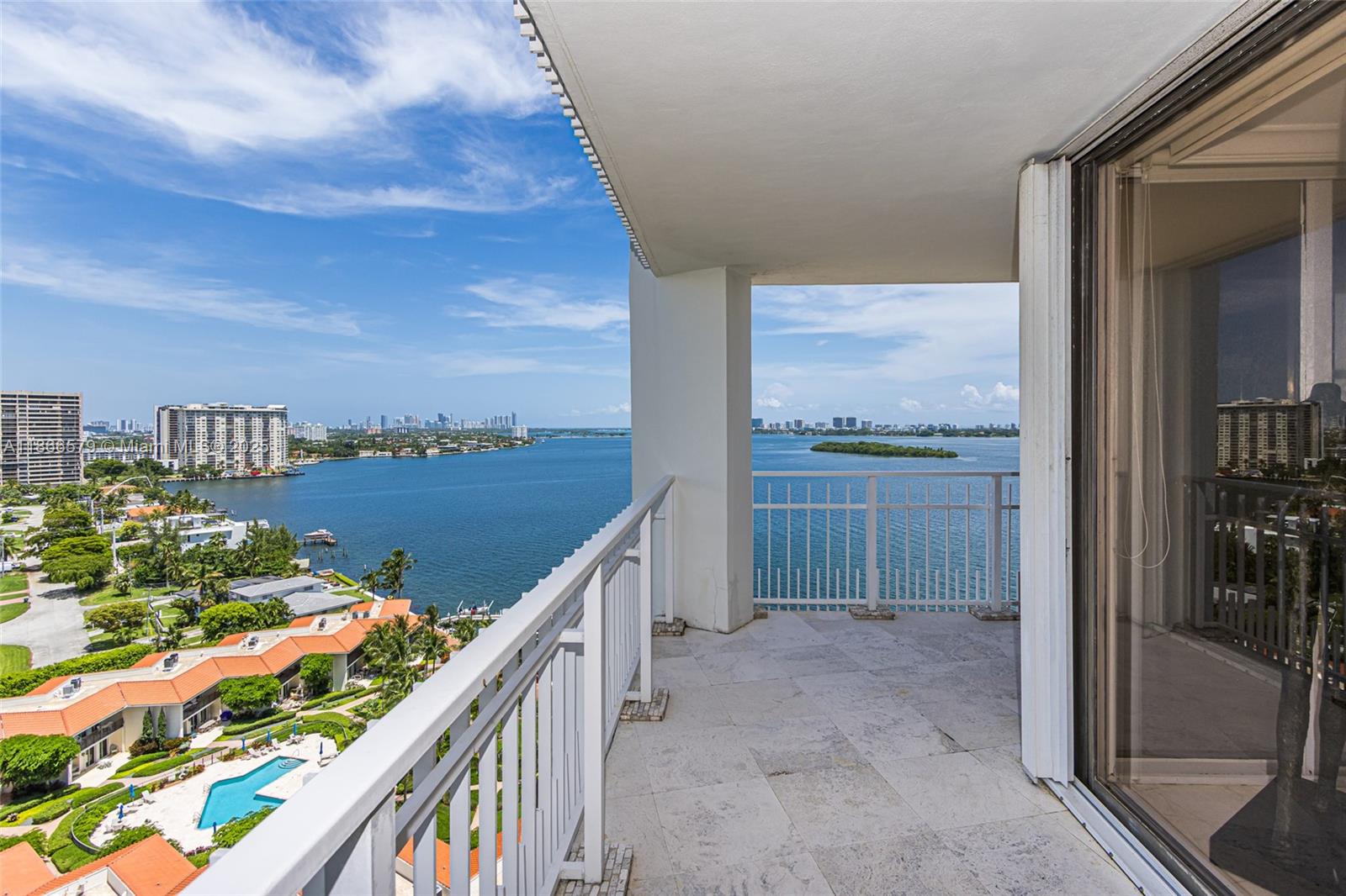 THE TOWERS OF QUAYSIDE CO - Residential