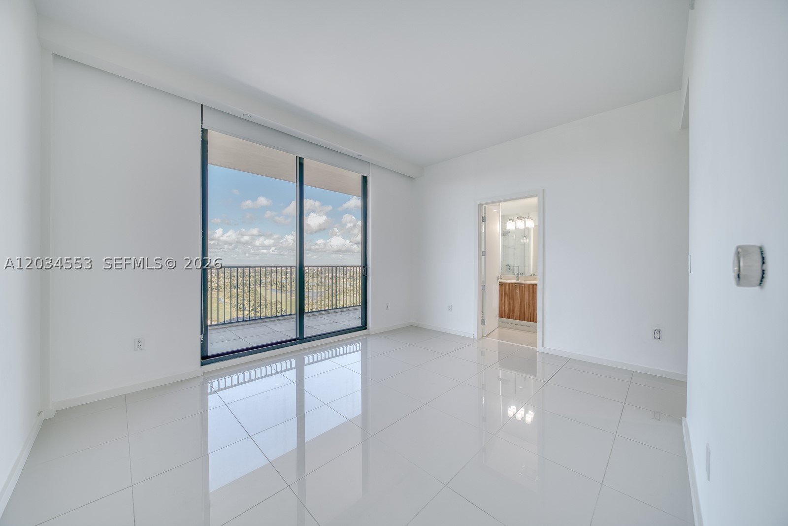 5252 Paseo Condo - Residential