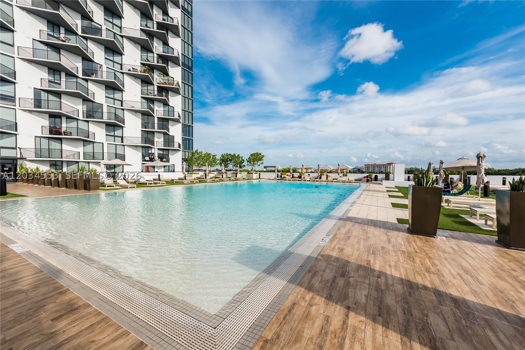 5252 Paseo Condo - Residential