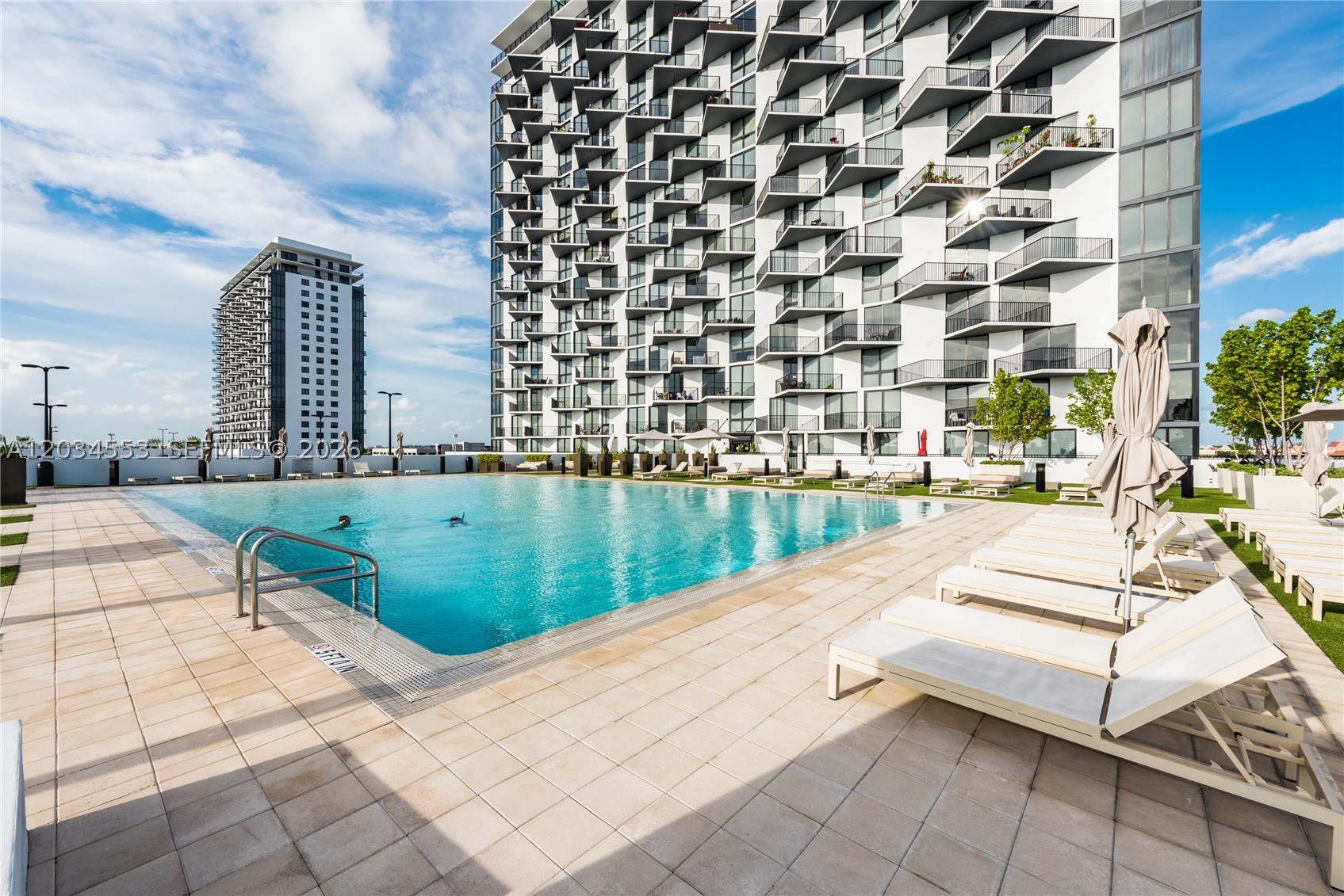 5252 Paseo Condo - Residential