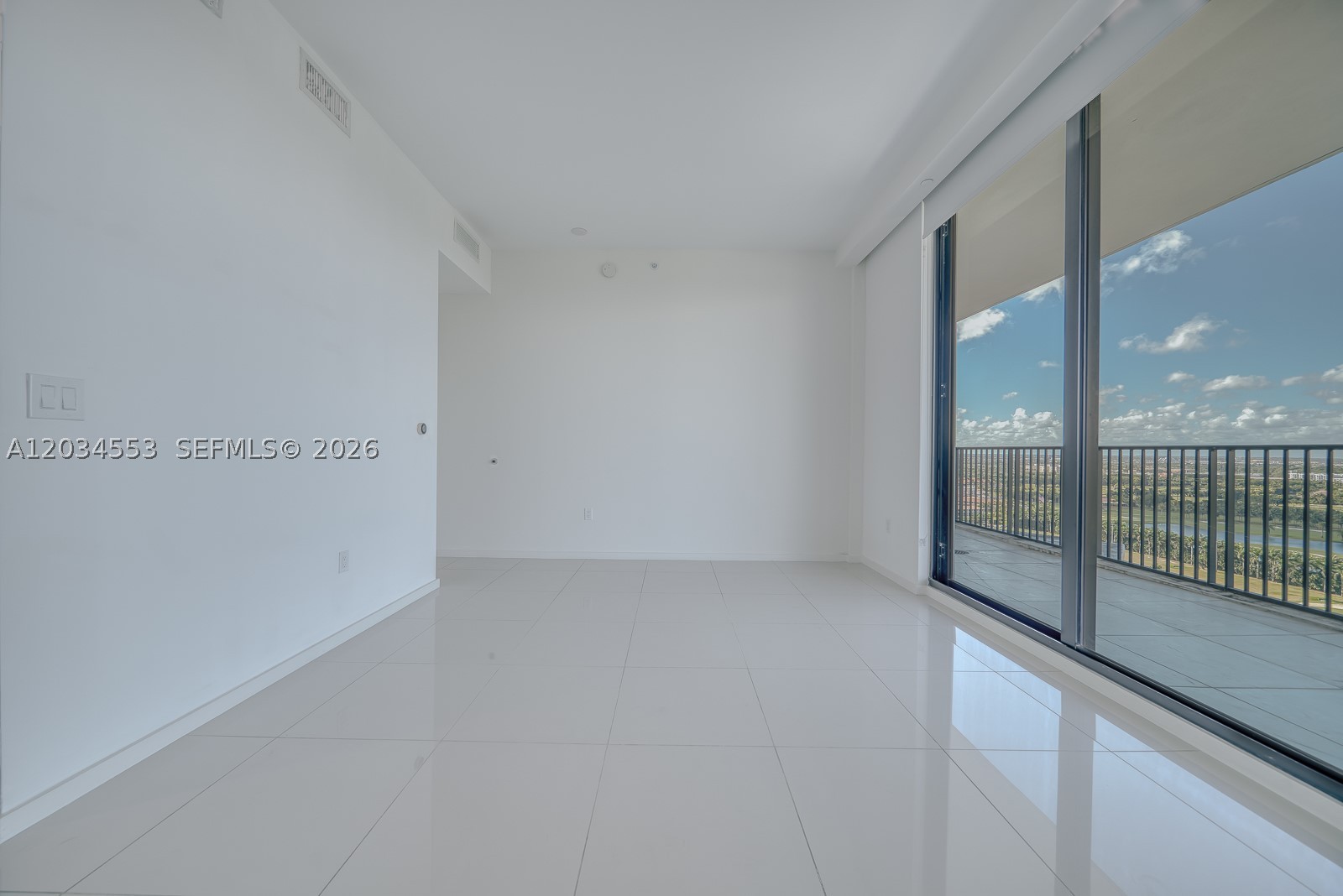 5252 Paseo Condo - Residential
