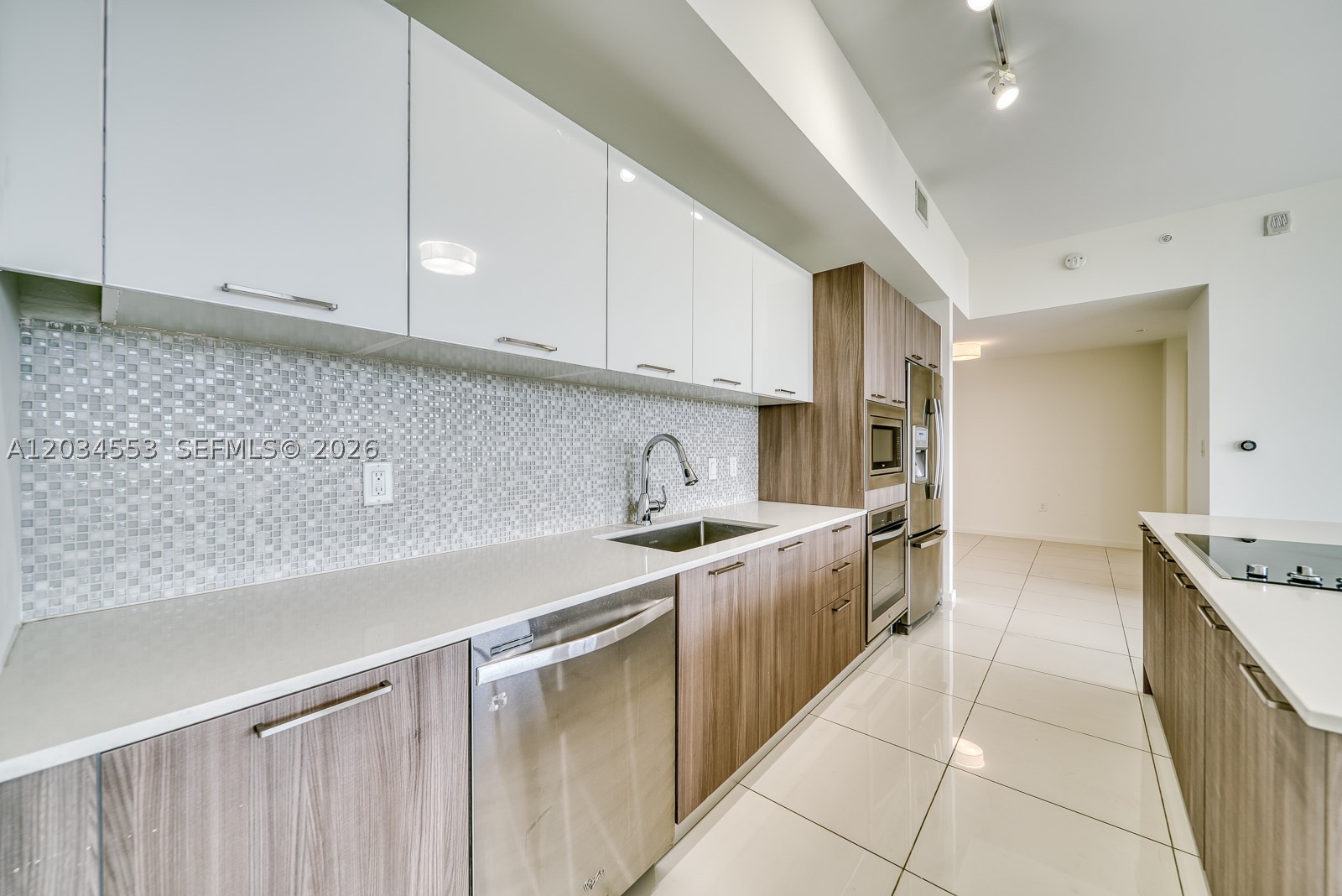 5252 Paseo Condo - Residential