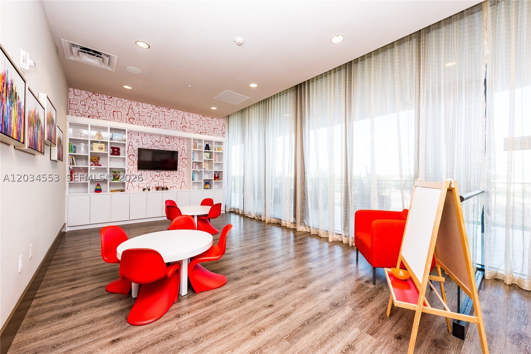 5252 Paseo Condo - Residential