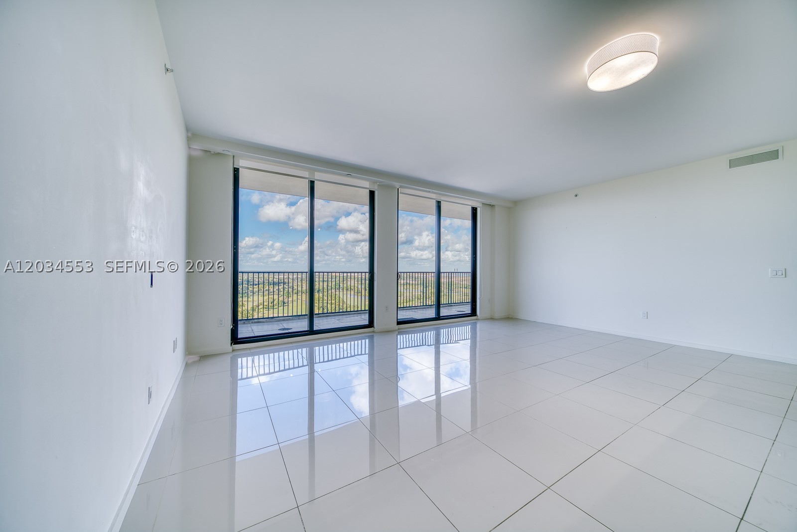 5252 Paseo Condo - Residential