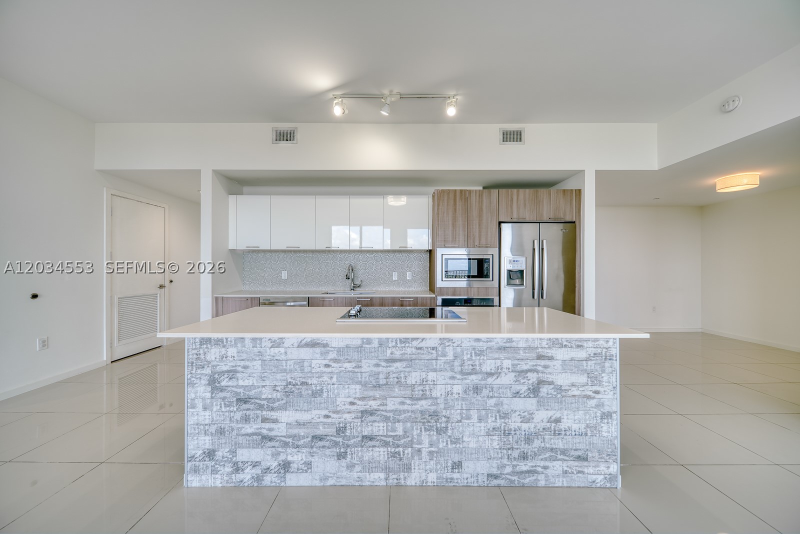 5252 Paseo Condo - Residential
