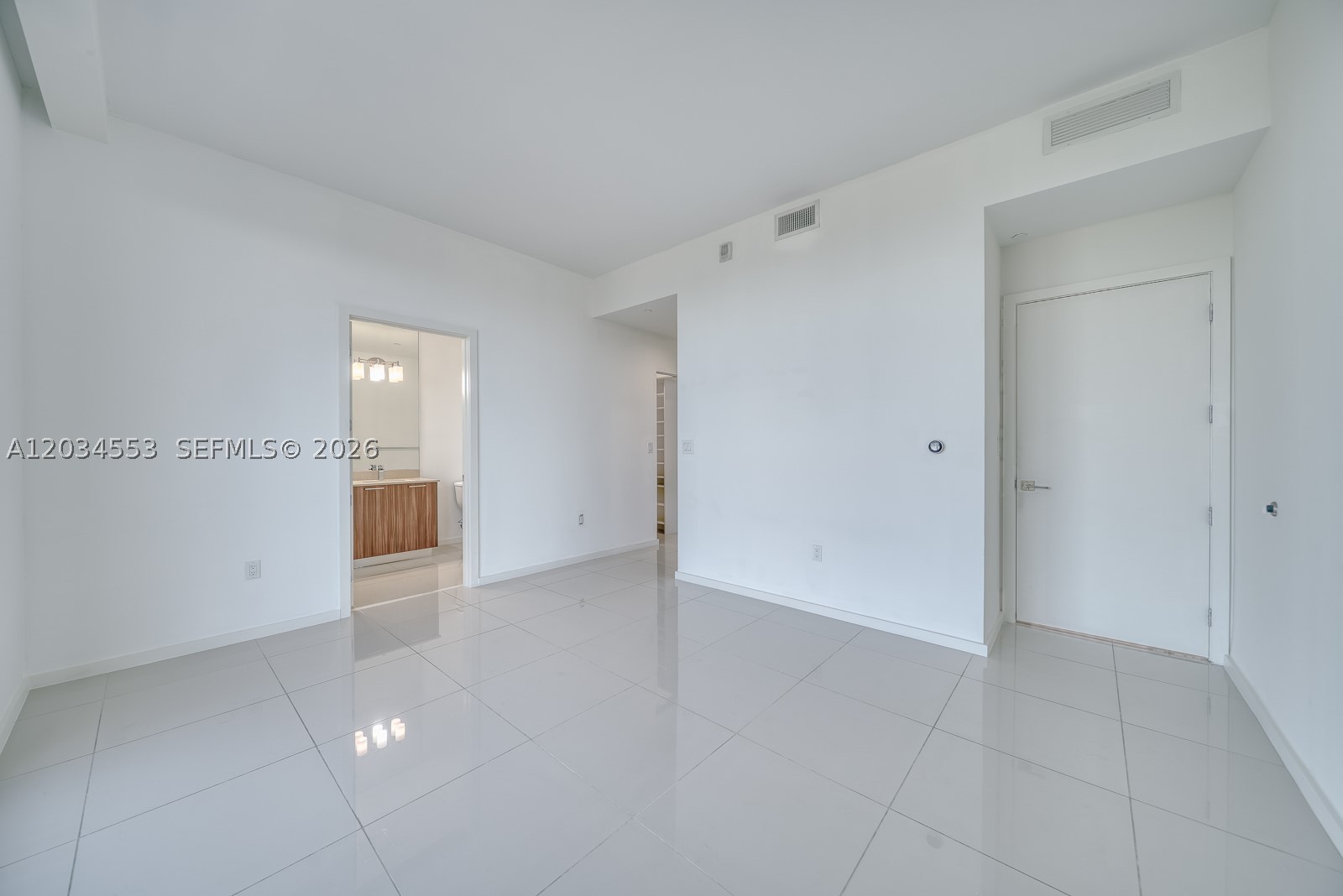 5252 Paseo Condo - Residential