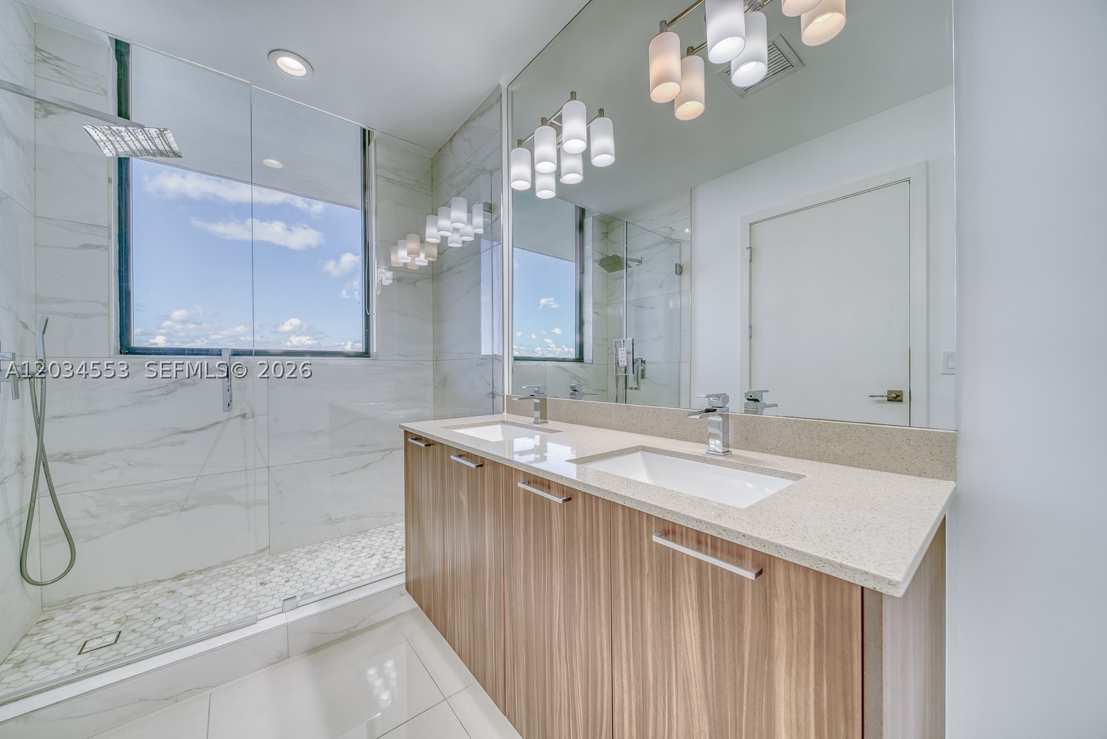 5252 Paseo Condo - Residential