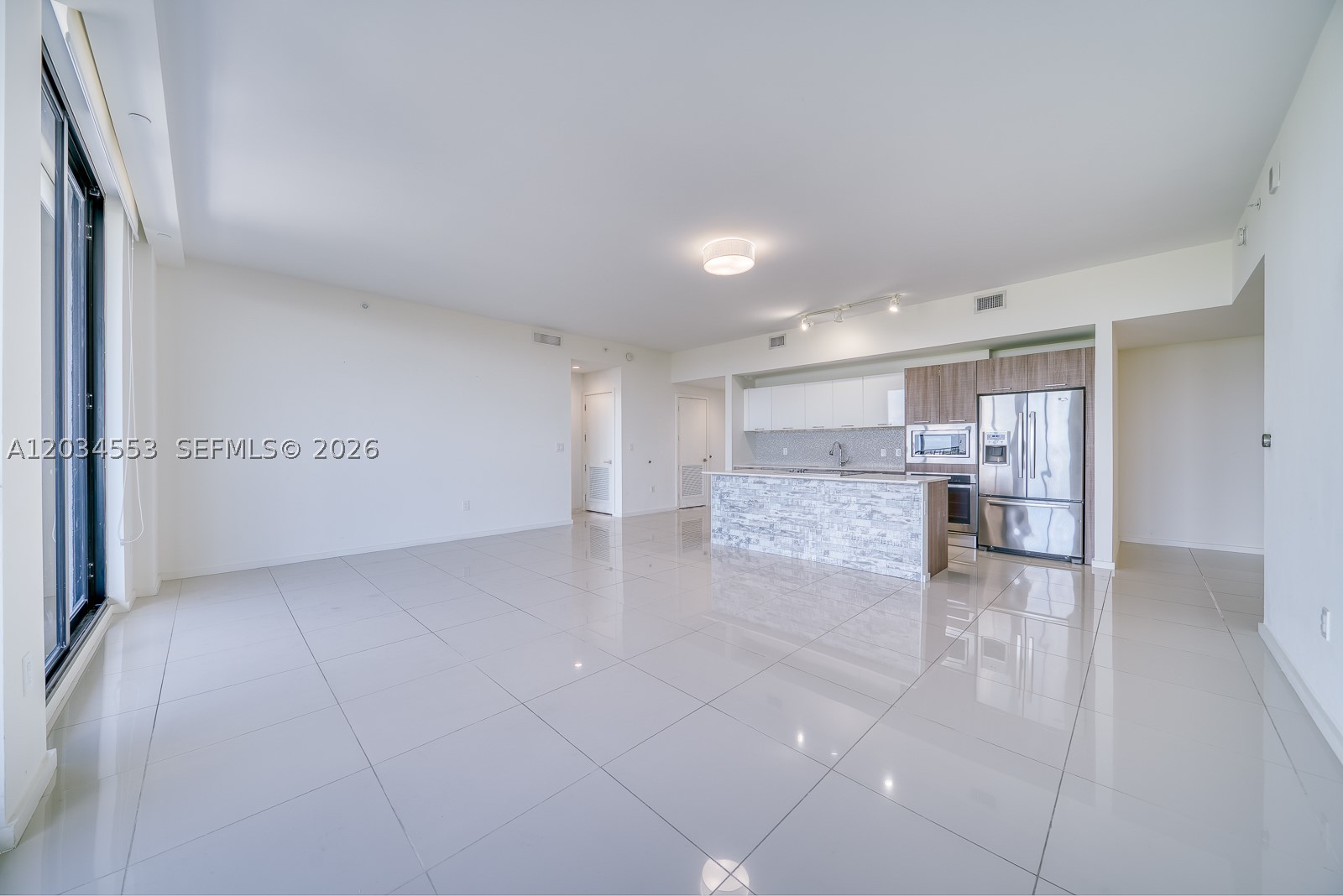 5252 Paseo Condo - Residential