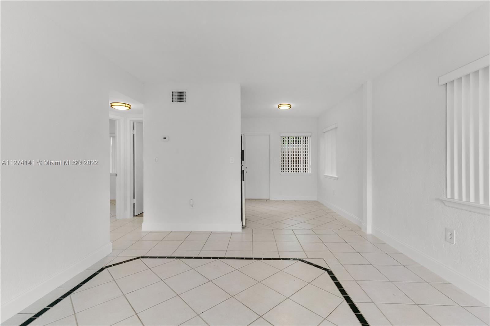 PALOMAR SUB - Residential Lease