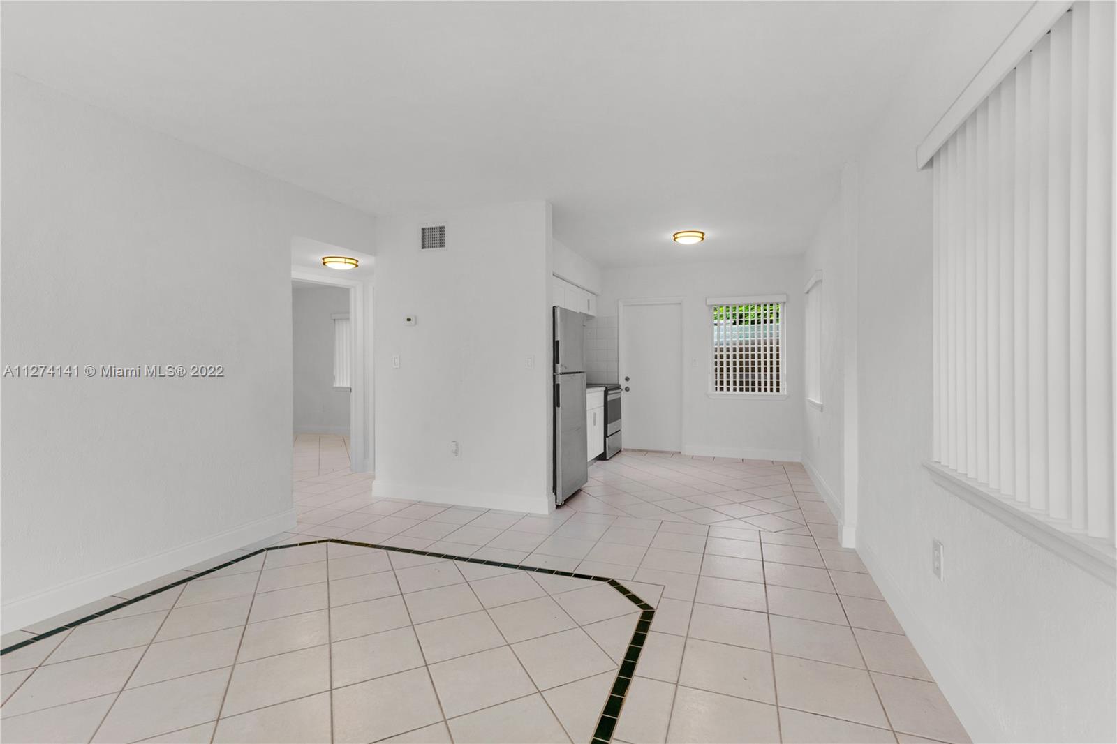 PALOMAR SUB - Residential Lease