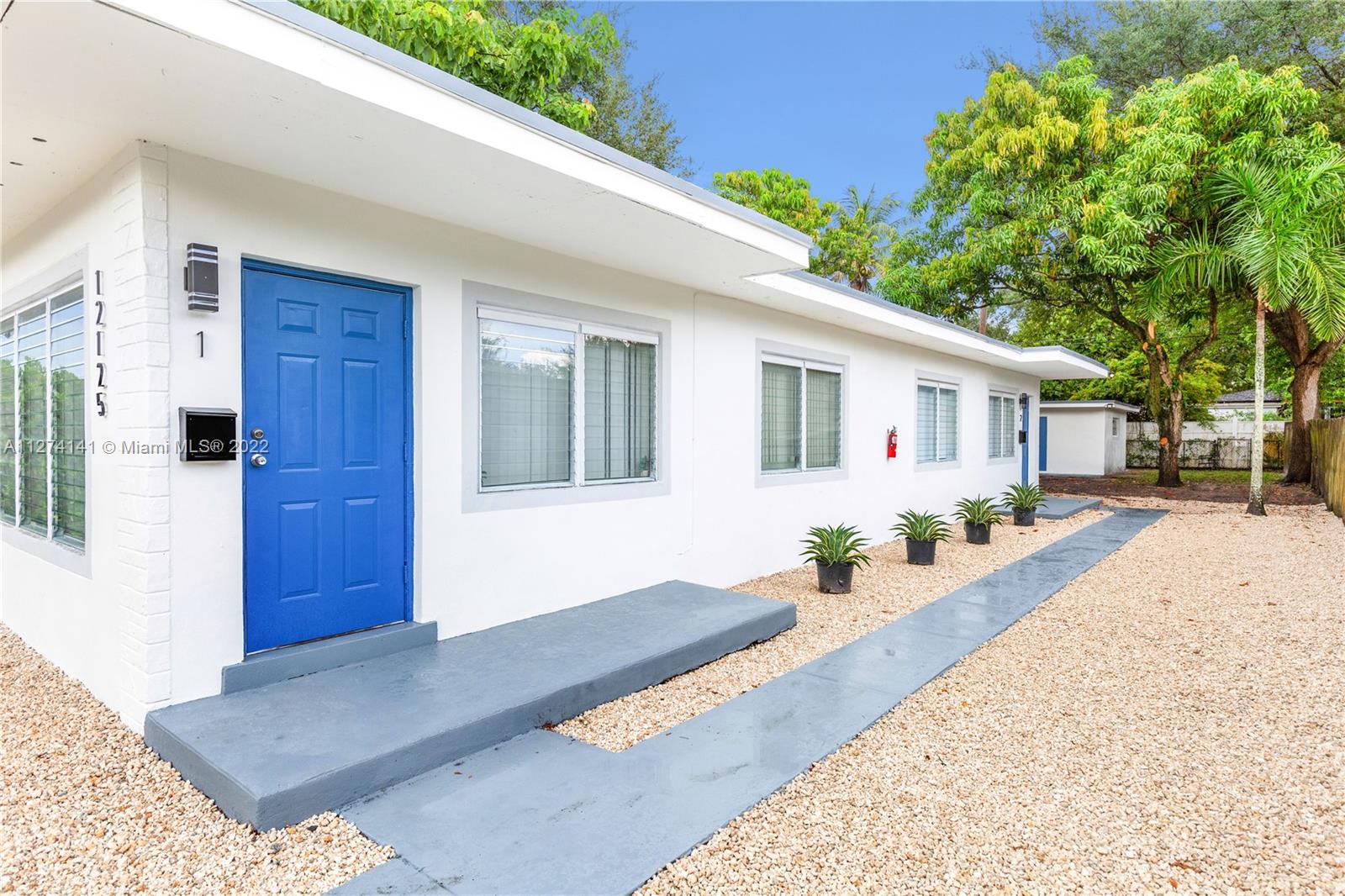 PALOMAR SUB - Residential Lease