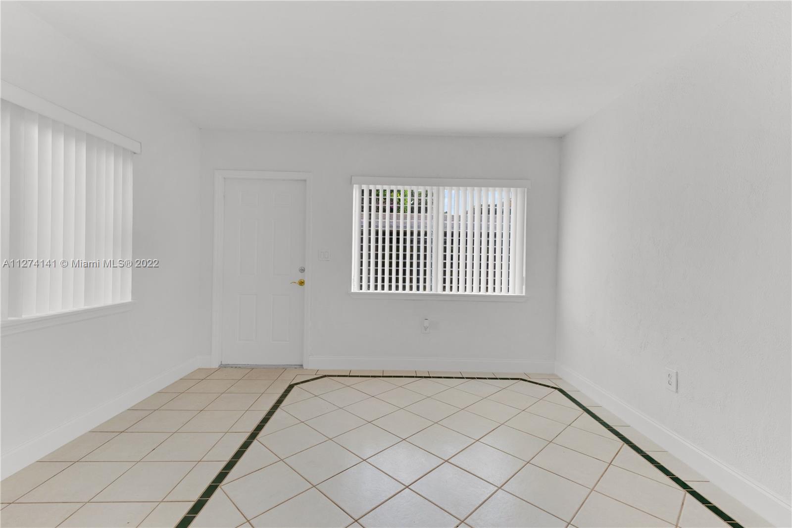 PALOMAR SUB - Residential Lease