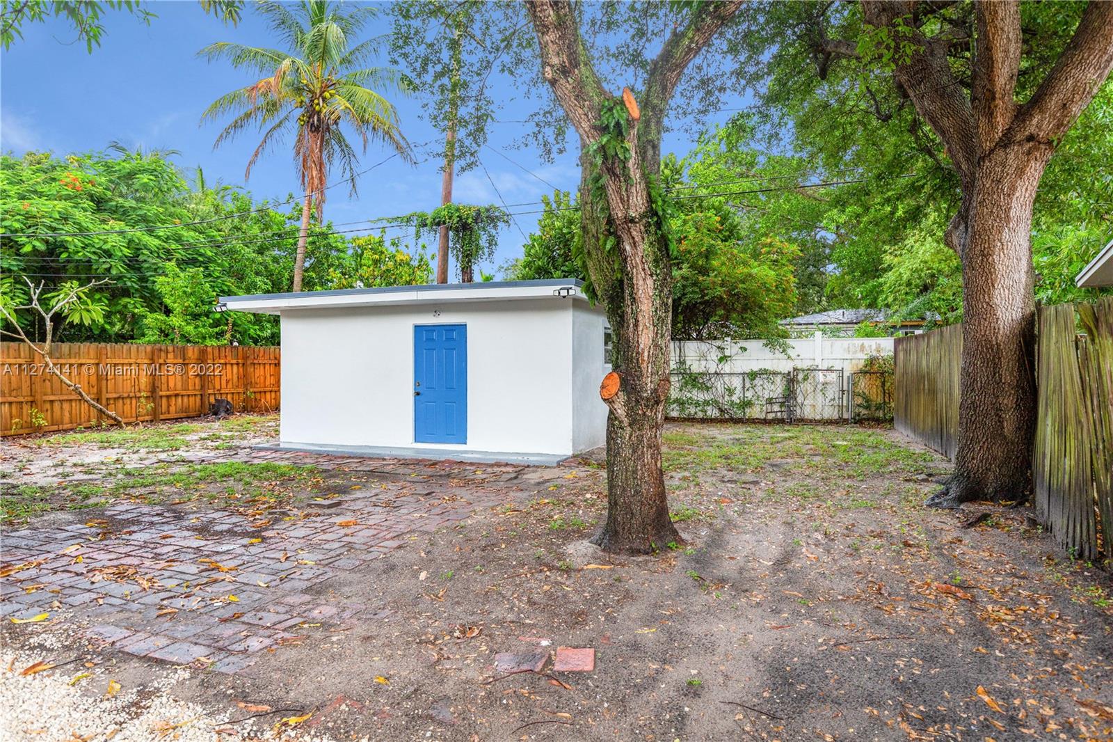 PALOMAR SUB - Residential Lease