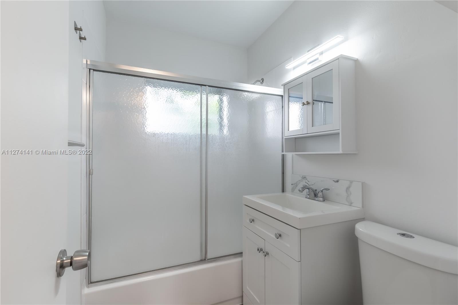 PALOMAR SUB - Residential Lease