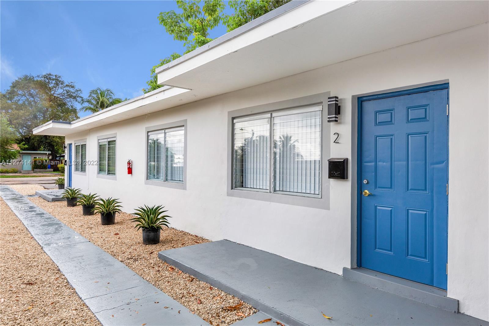 PALOMAR SUB - Residential Lease