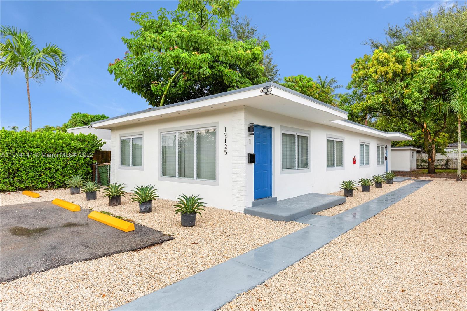 PALOMAR SUB - Residential Lease