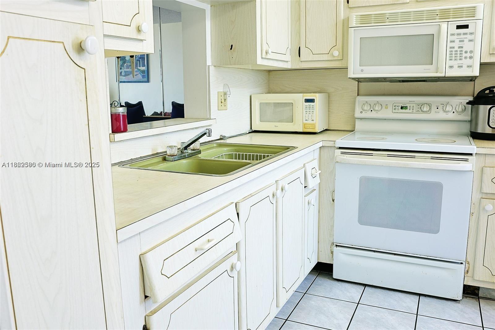 MEADOWBROOK TOWERS CONDO - Residential