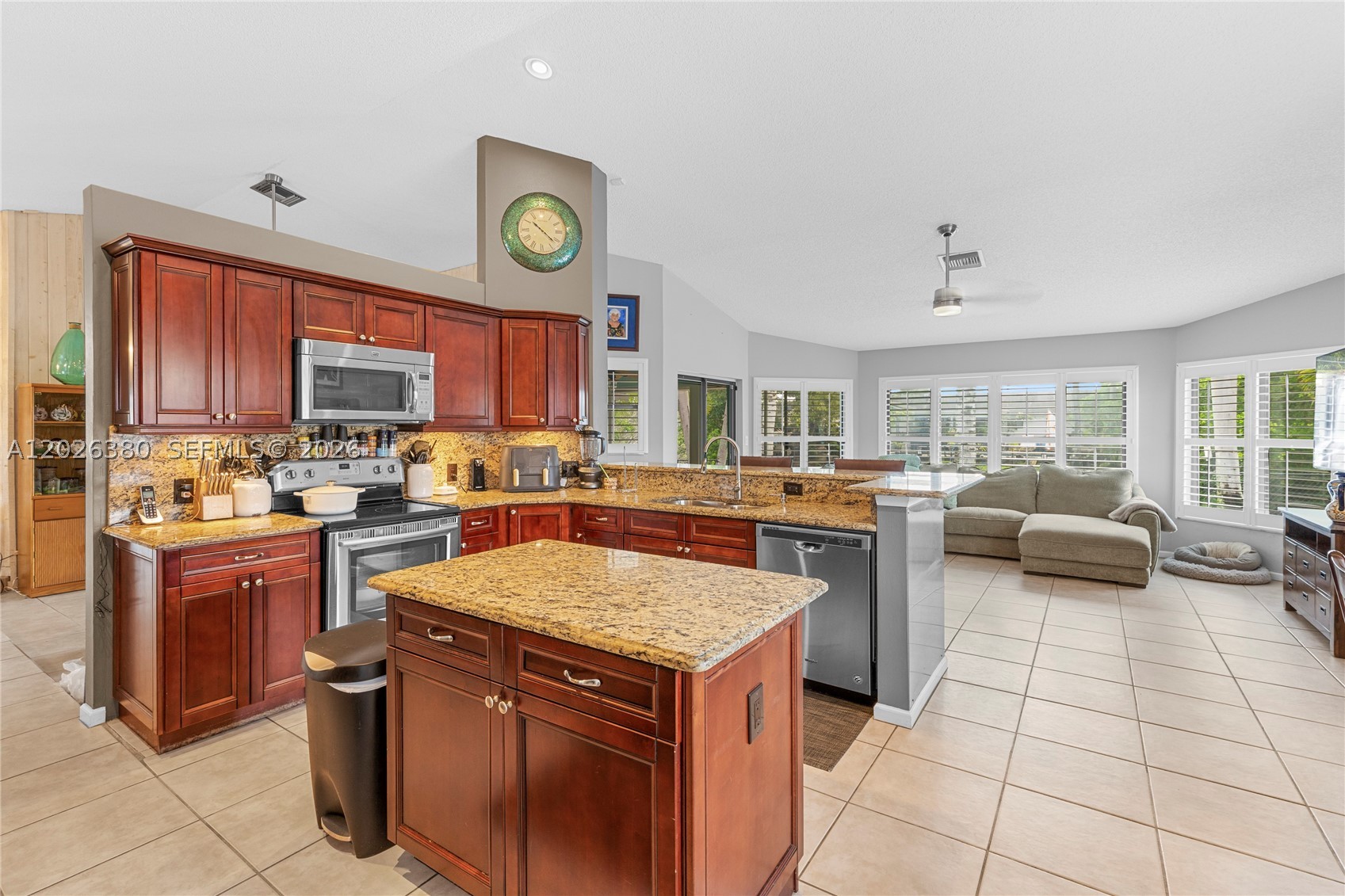 MELALEUCA ISLES - Residential
