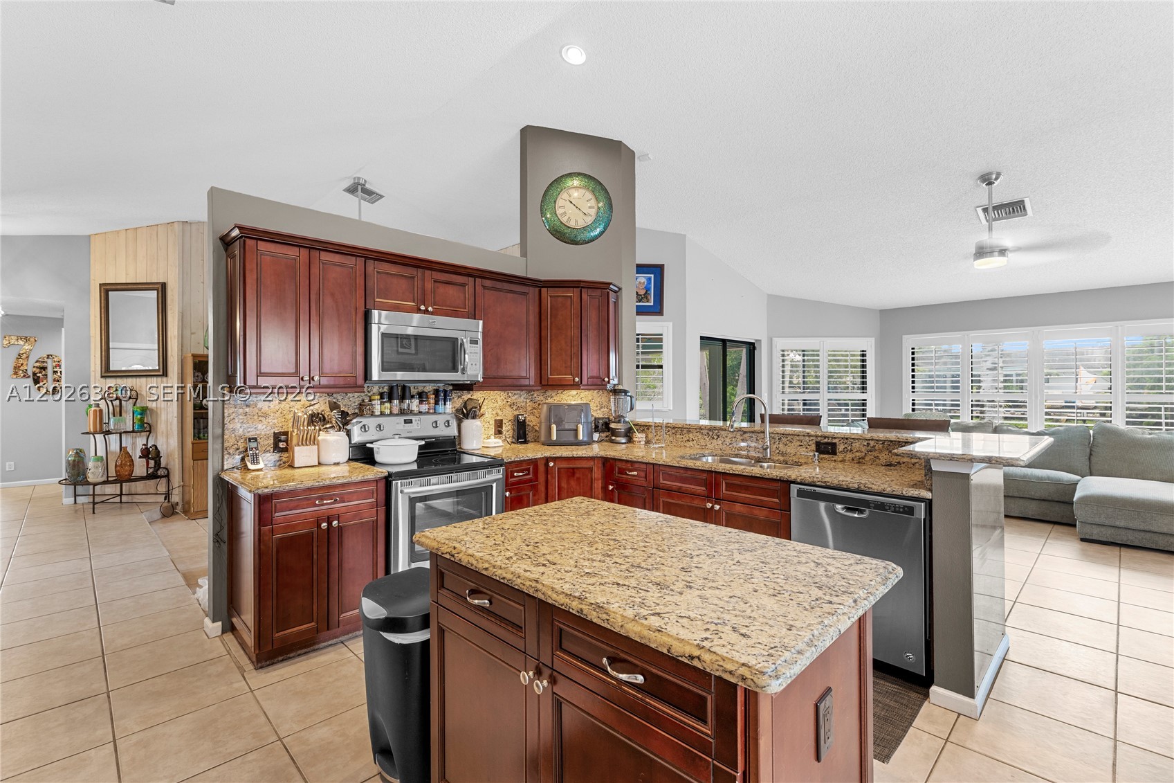 MELALEUCA ISLES - Residential