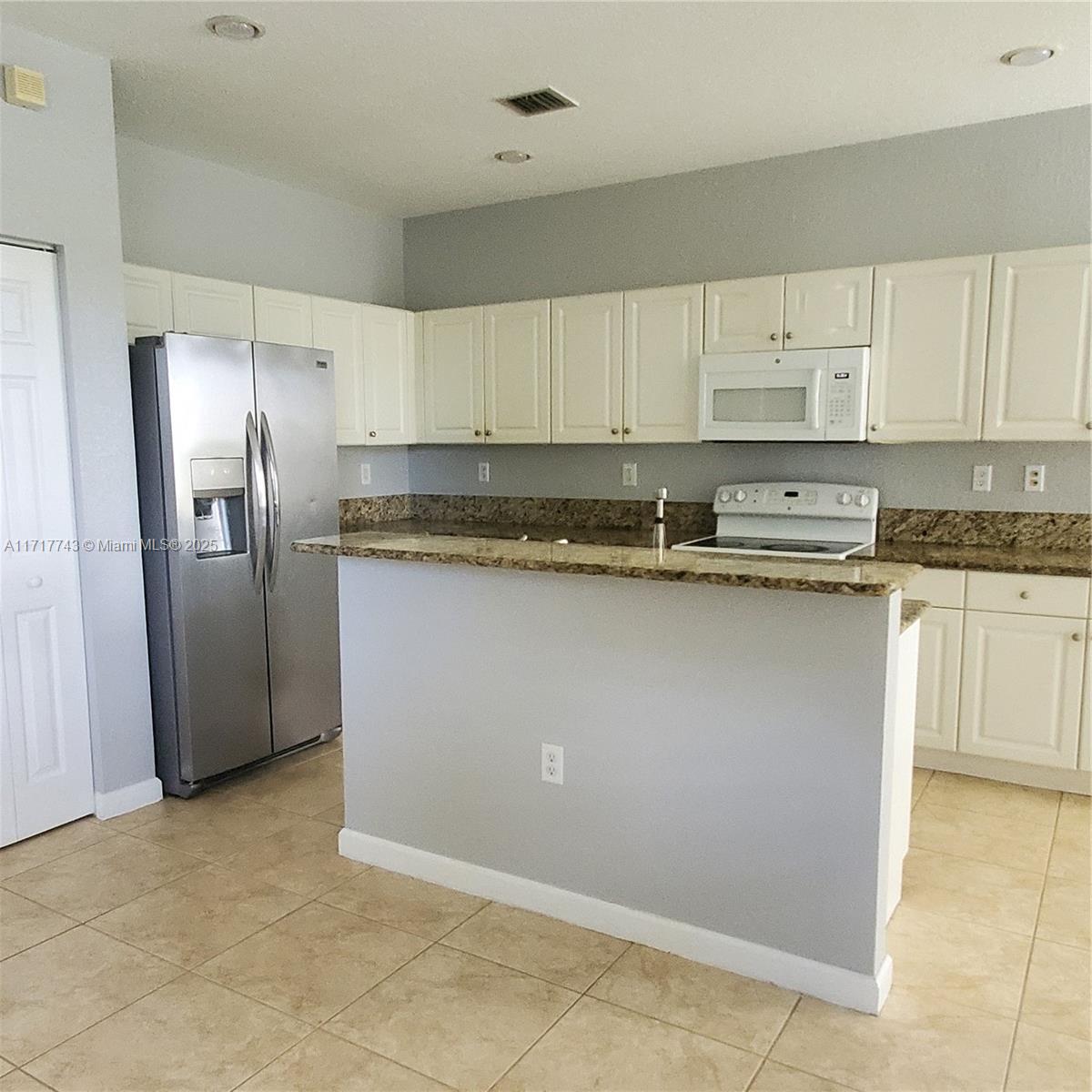 ARUBA AT OASIS - Residential Lease