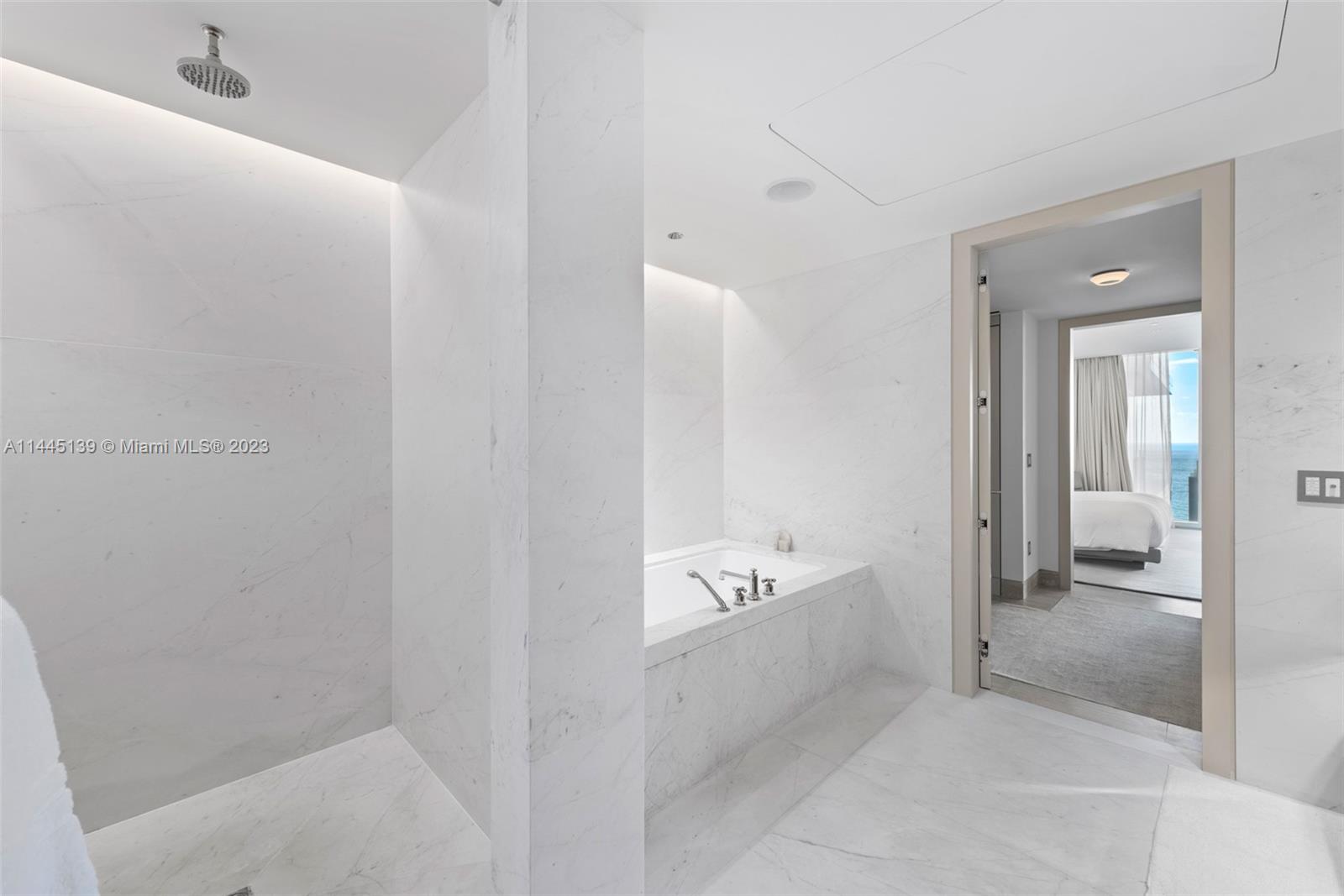 SURF CLUB CONDO - Residential