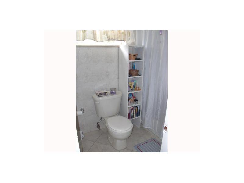 CRANDON TOWER CONDO - Residential Lease