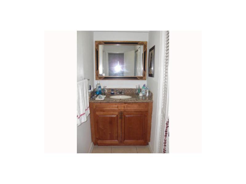CRANDON TOWER CONDO - Residential Lease