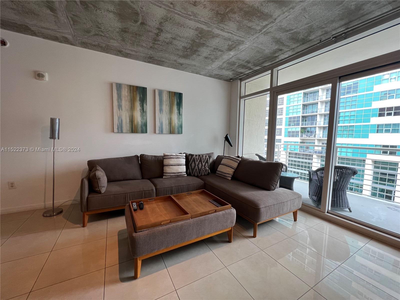 MIDBLOCK MIAMI CONDO - Residential Lease