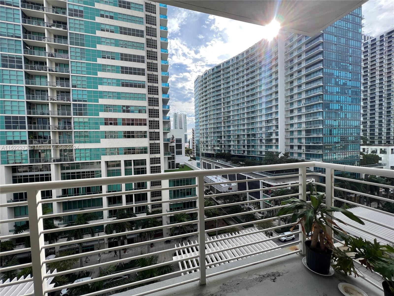 MIDBLOCK MIAMI CONDO - Residential Lease