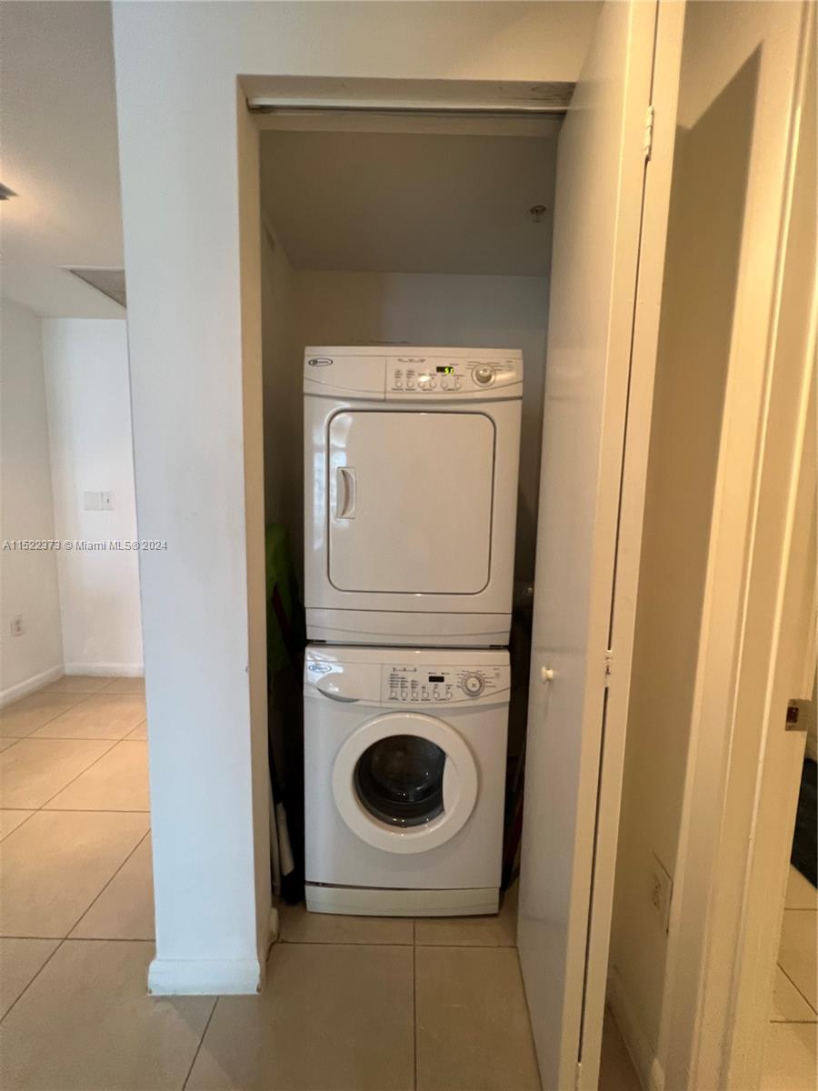 MIDBLOCK MIAMI CONDO - Residential Lease
