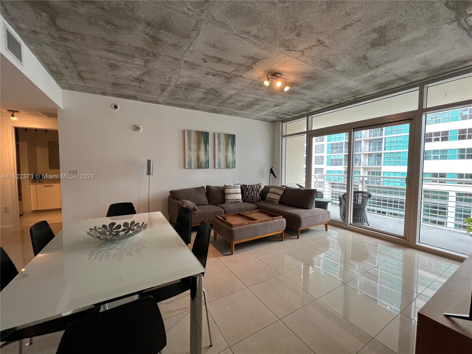 MIDBLOCK MIAMI CONDO - Residential Lease
