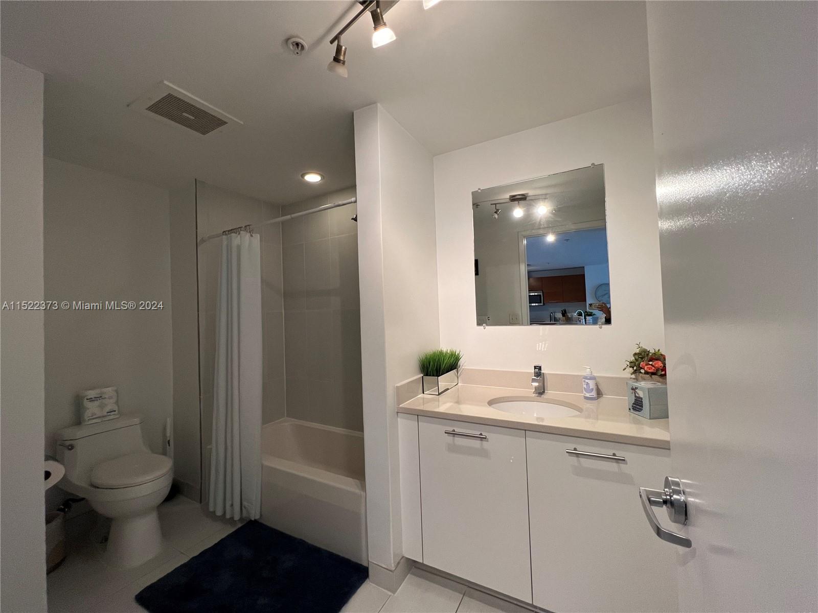 MIDBLOCK MIAMI CONDO - Residential Lease