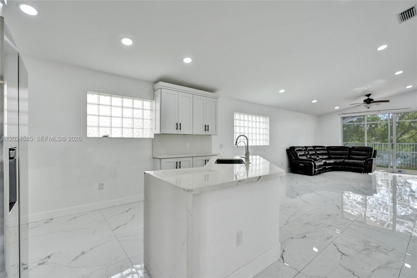 SAPPHIRE SHORES-SAPPHIRE - Residential Lease