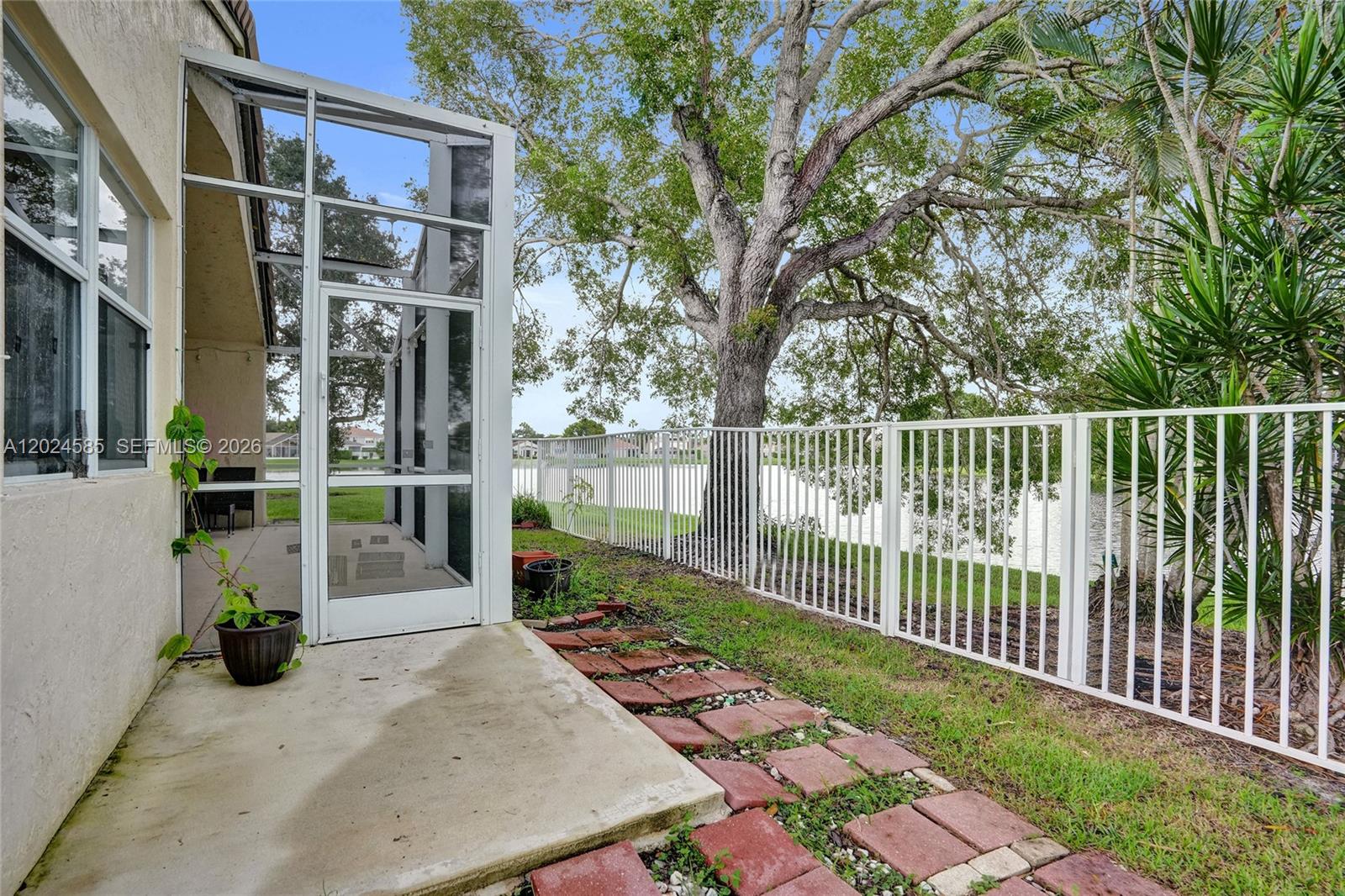 SAPPHIRE SHORES-SAPPHIRE - Residential Lease