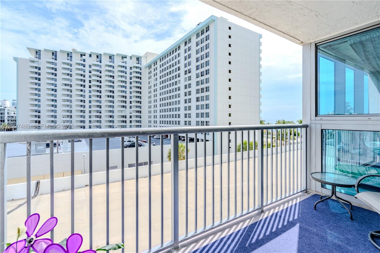 MIRASOL OCEAN TOWERS COND - Residential