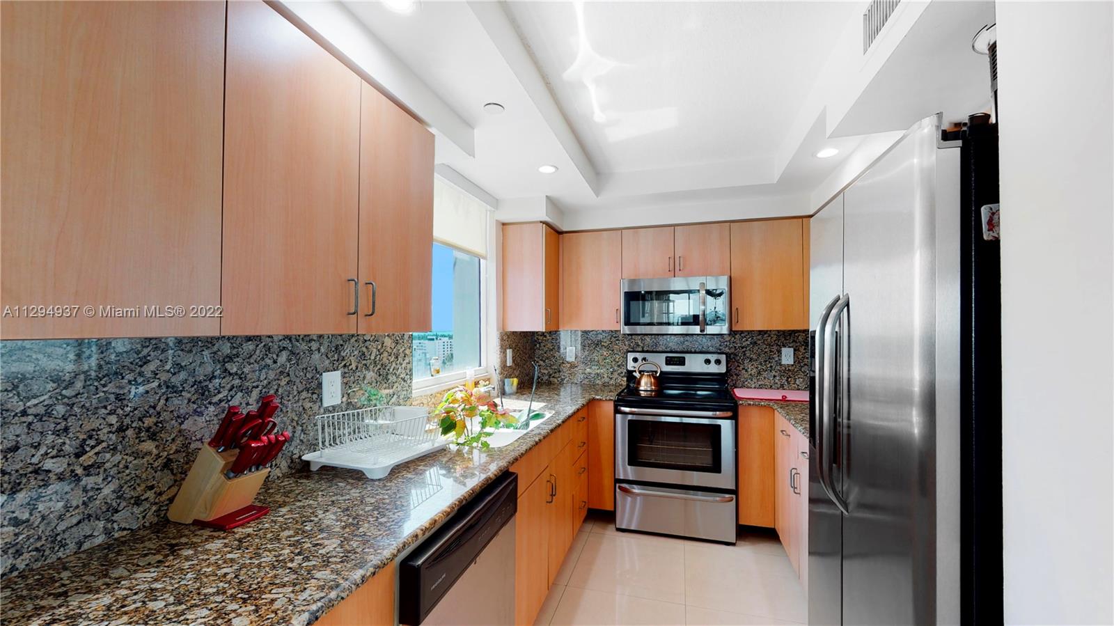THE COLLINS CONDO - Residential Lease