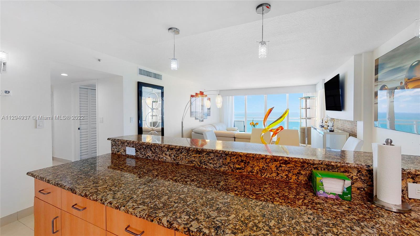 THE COLLINS CONDO - Residential Lease