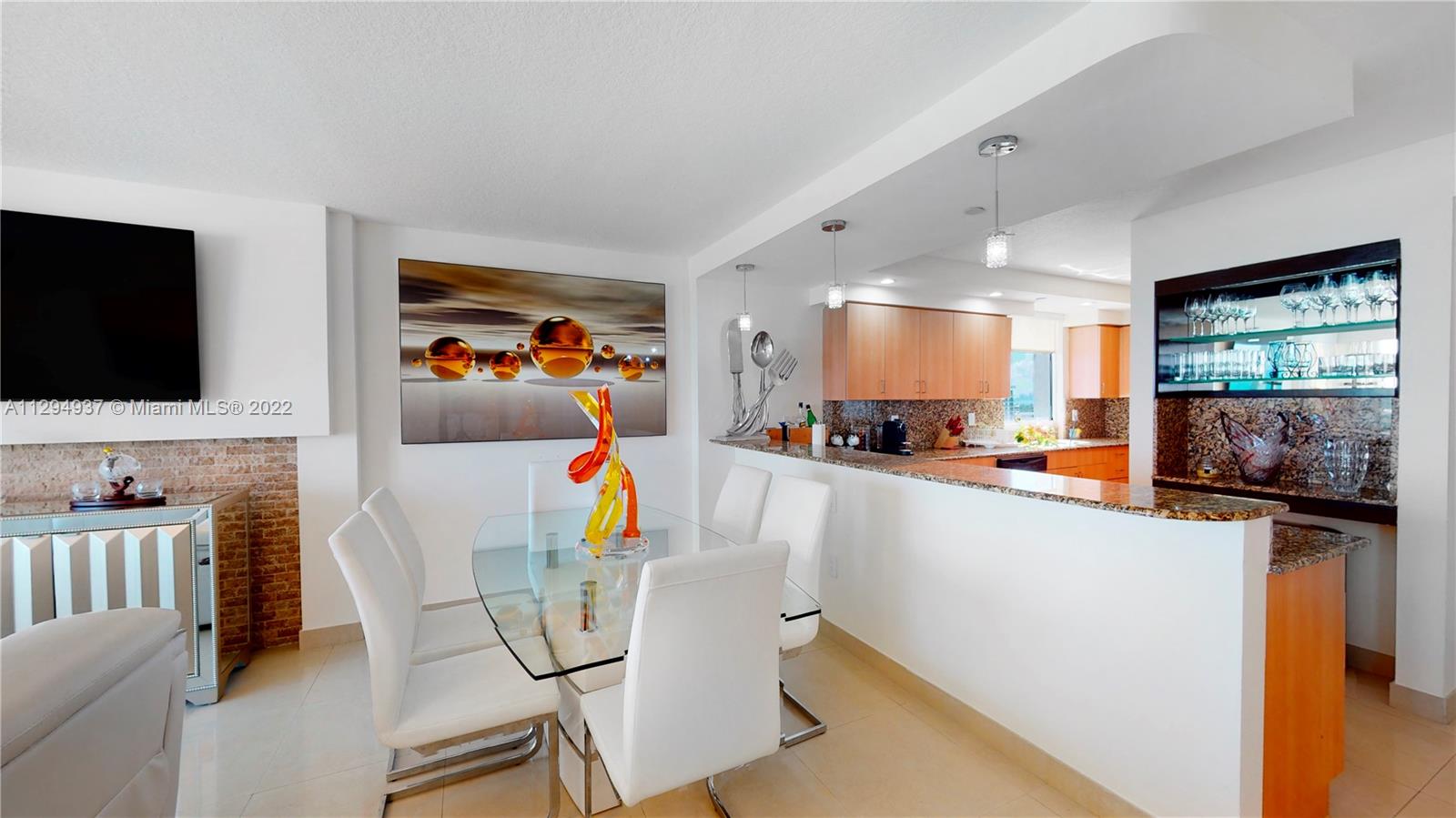 THE COLLINS CONDO - Residential Lease