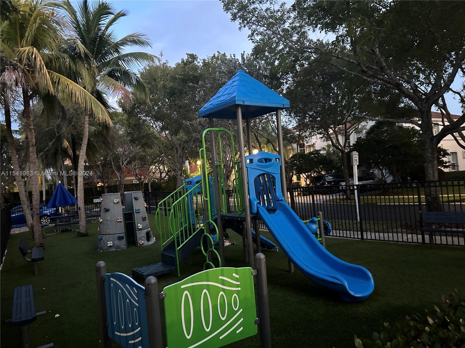 RIVIERA ISLES IV - Residential