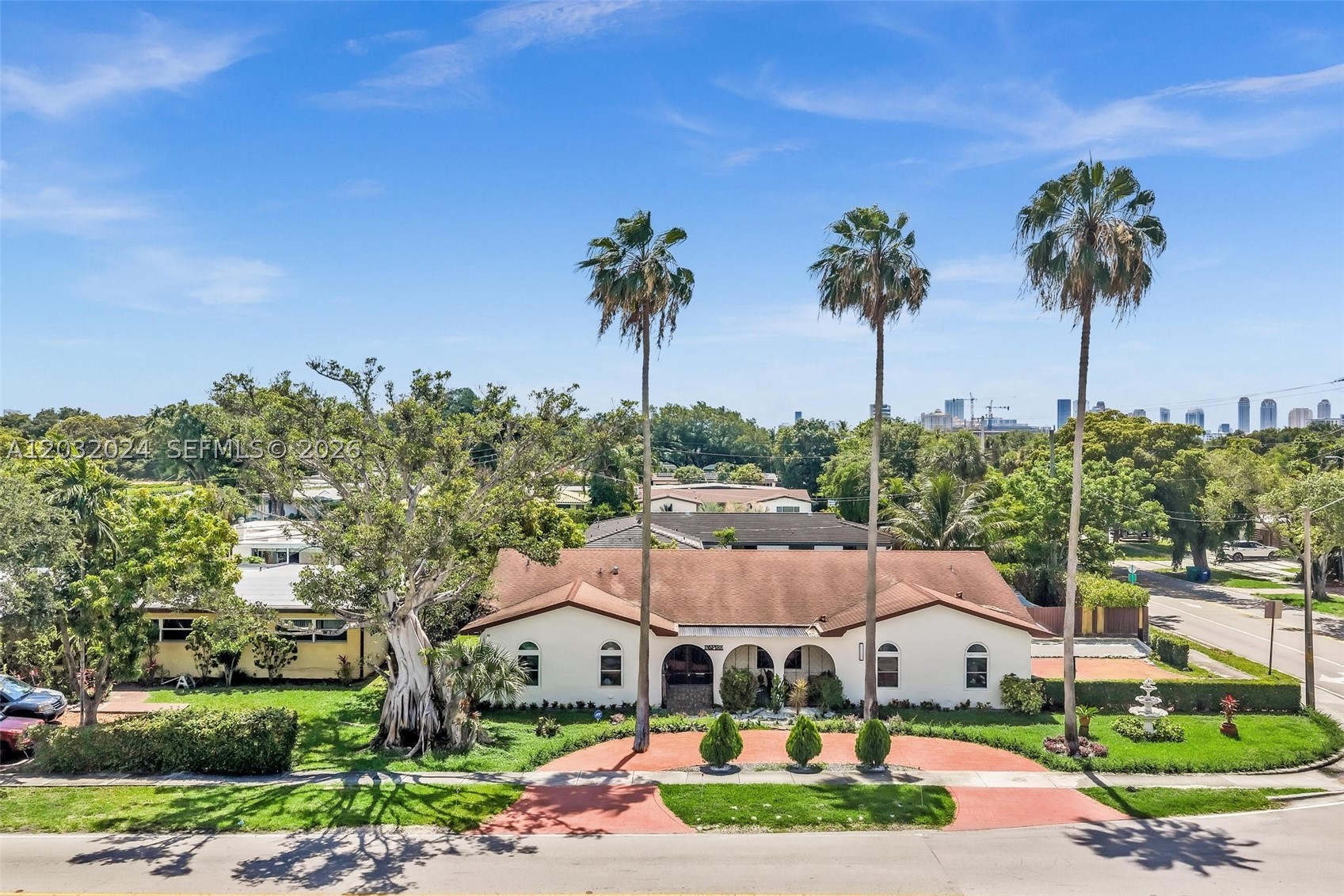Charming and spacious home on one of the largest lots in the community! Enjoy abundant indoor and outdoor living space, perfect for entertaining, gardening, and so much more. Ideally located in a desirable neighborhood with access to highly rated schools. Don’t miss this exceptional opportunity!