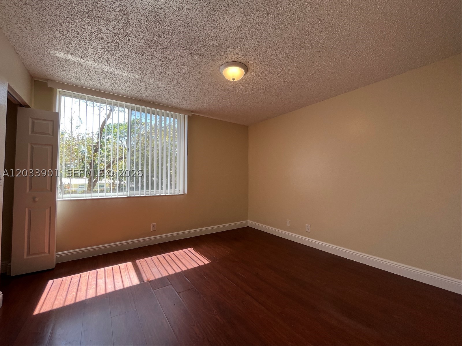 WINDWARD LAKES CONDO - Residential Lease