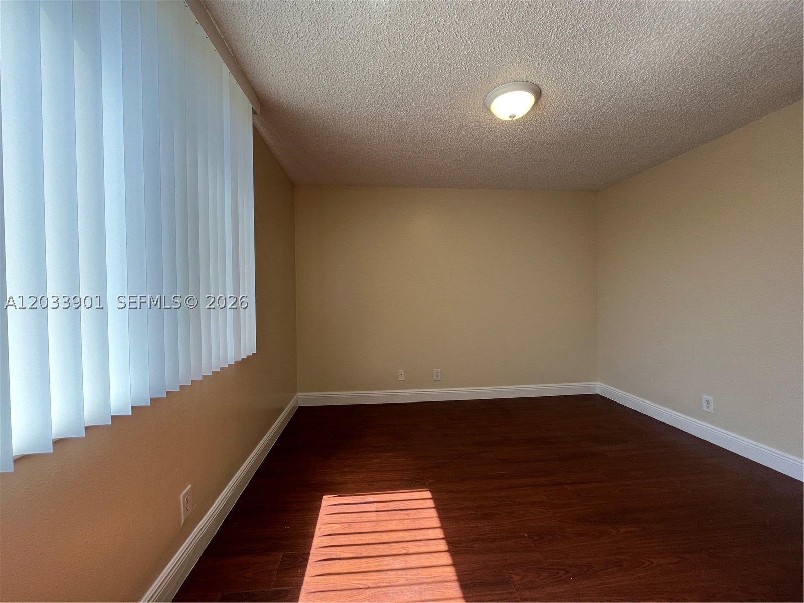 WINDWARD LAKES CONDO - Residential Lease