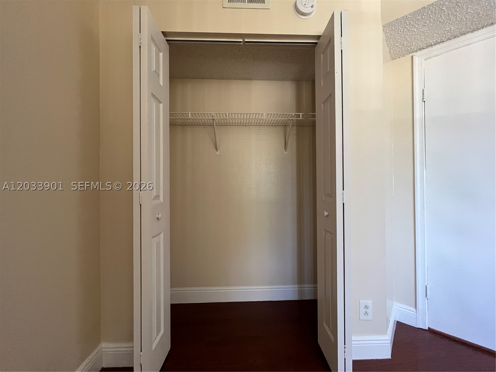 WINDWARD LAKES CONDO - Residential Lease