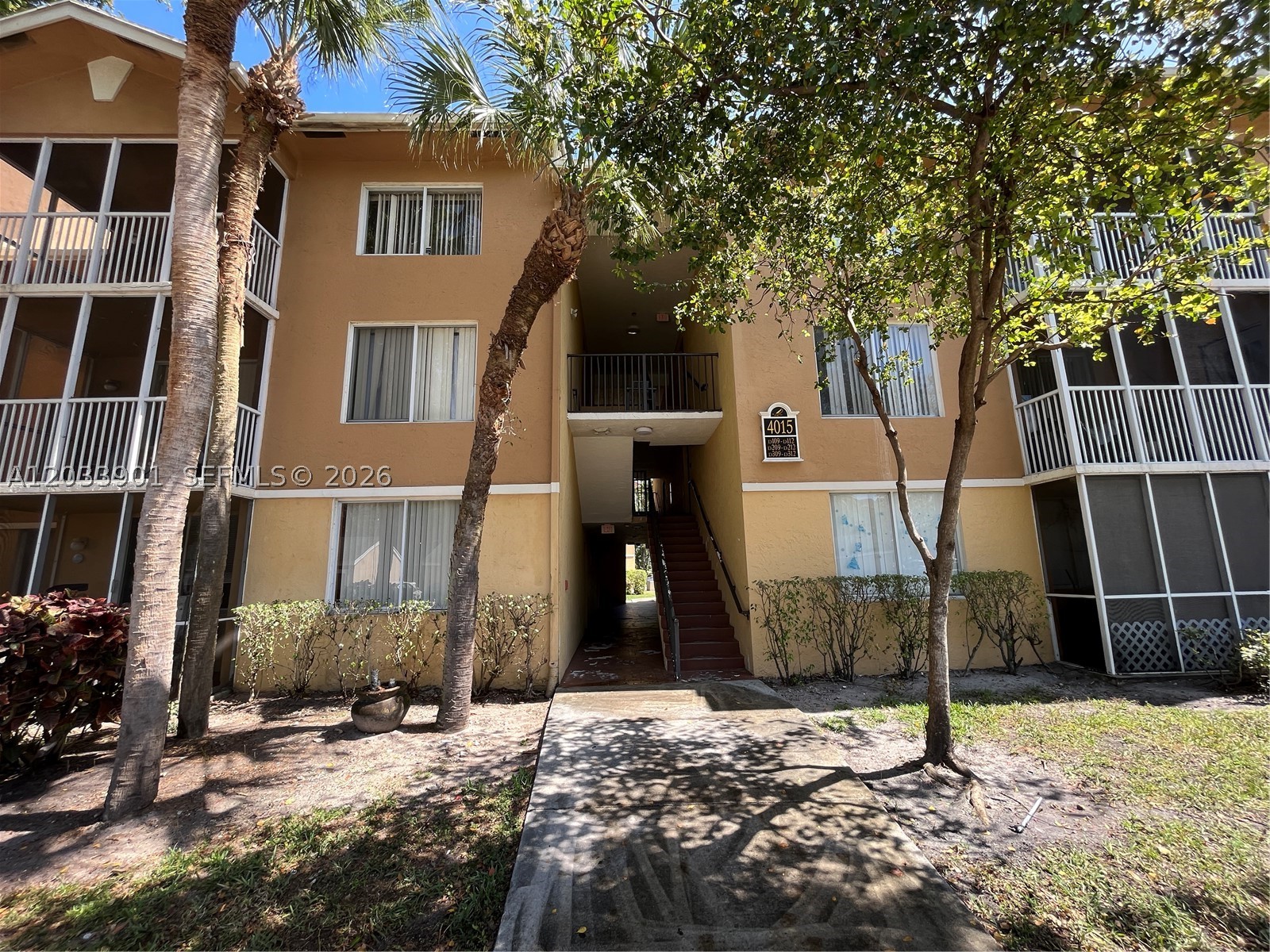 WINDWARD LAKES CONDO - Residential Lease
