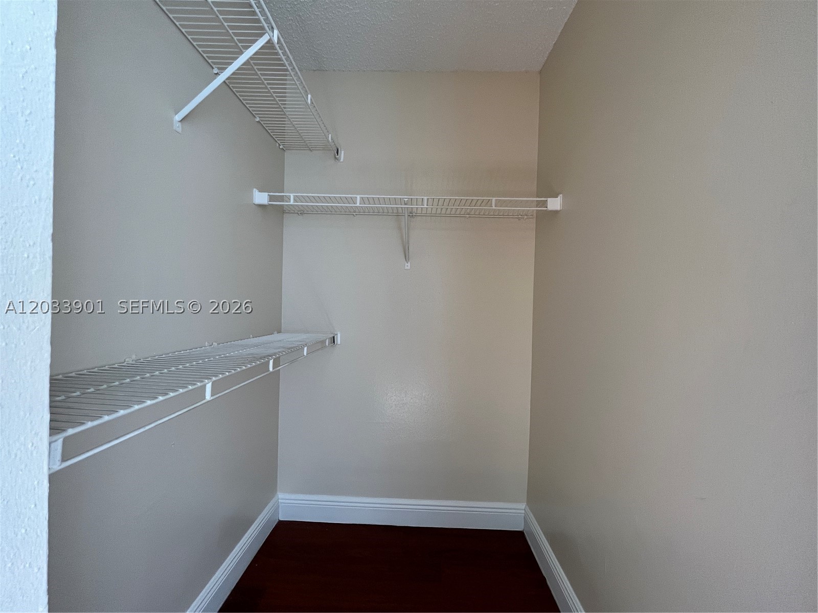 WINDWARD LAKES CONDO - Residential Lease