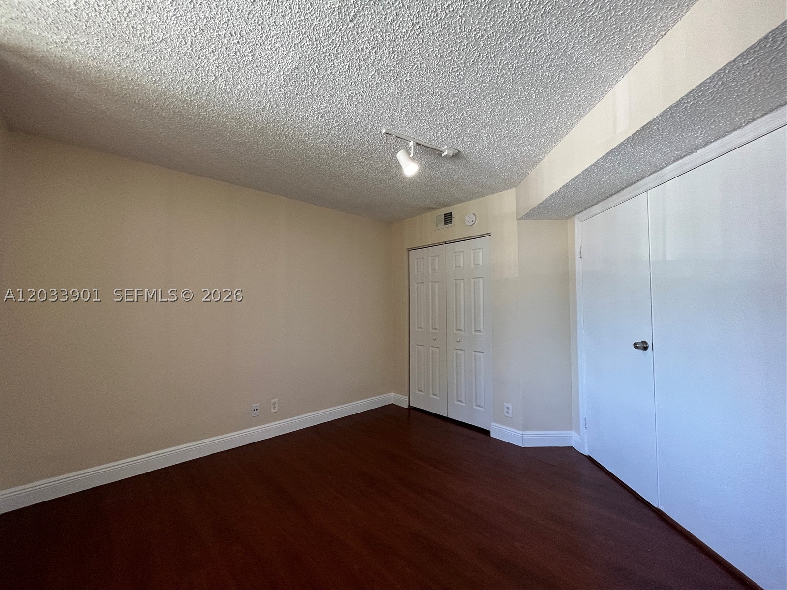 WINDWARD LAKES CONDO - Residential Lease